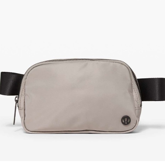 Lululemon Everywhere Belt Bag Carbon Dust OG Original - Picture 1 of 10